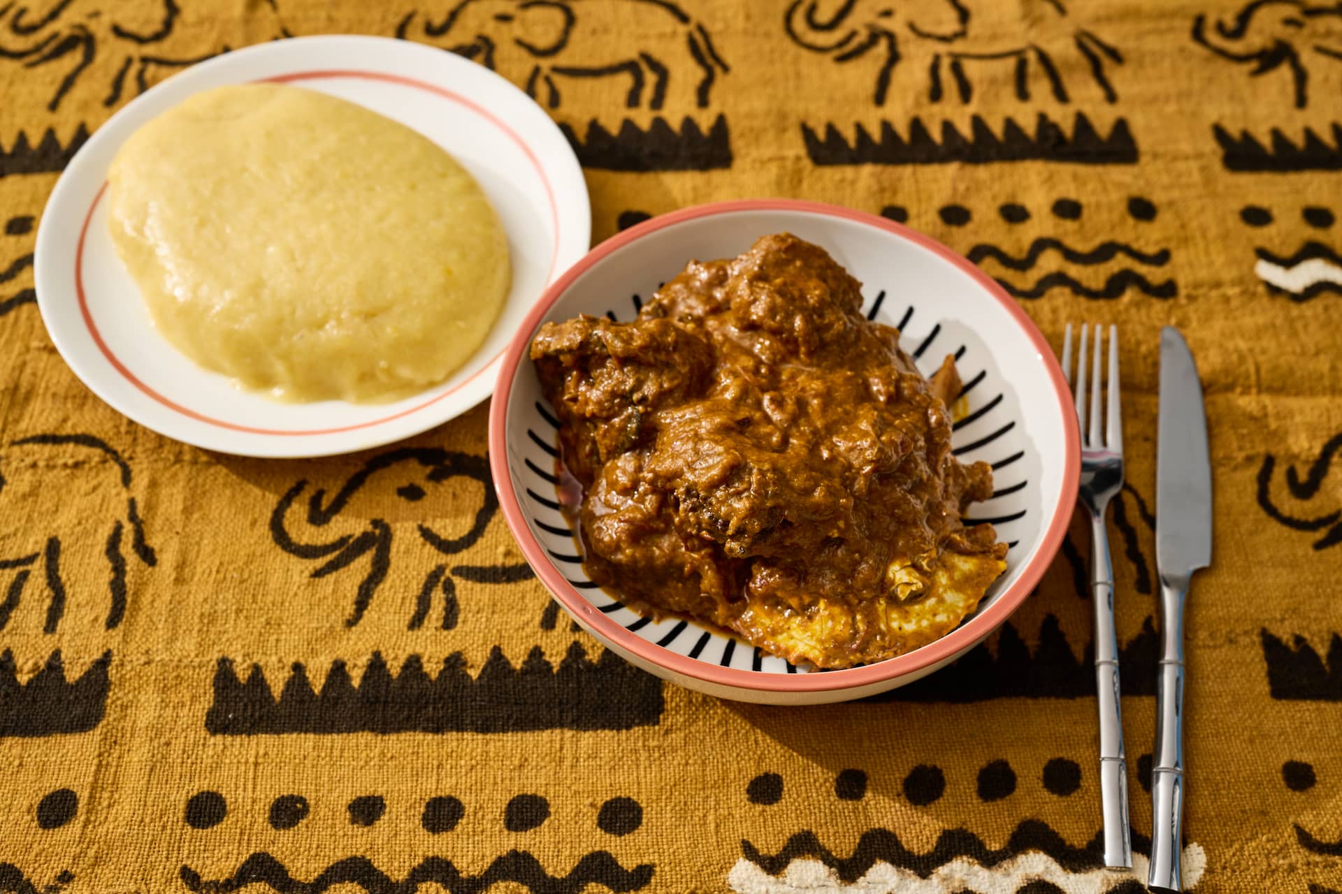Plat de Foutou igname et banane avec sa sauce graine